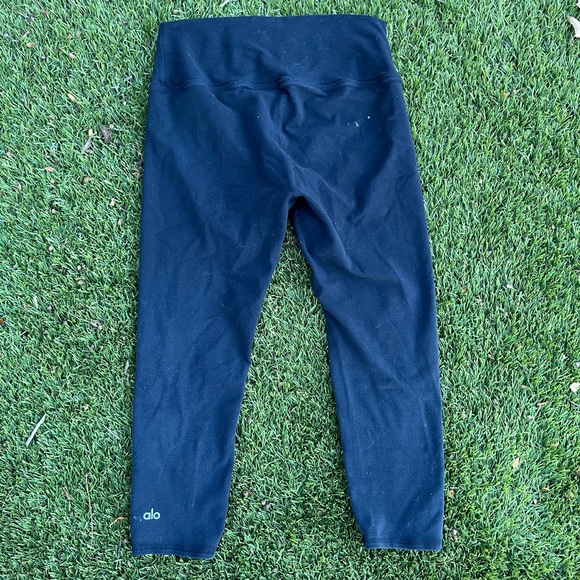 ALO Yoga Pants - Alo Yoga Capri Leggings